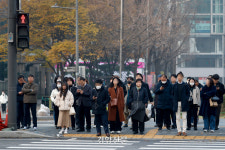 전통시장·병원 앞 건널목 ‘초록불’ 길어진다···‘약물운전 측정 거부’ ‘술타기’도 처벌