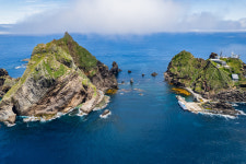 ‘풍덩’ 독도에 입수한 다이버들…“가장 맑은 바다, 풍성한 생태계 지킬 수 있었으면”