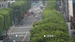 [속보]지하철 2·3호선 교대역 무정차 통과···11번 출구 인근 가스 누출 사고