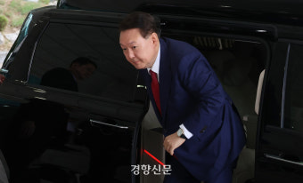 14시간반 걸린 윤석열 특검 2차조사···조서 열람만 5시간 하고 귀가