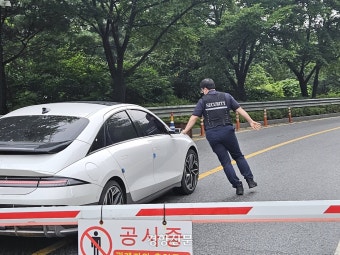 특검팀 통일교 ‘천정궁’ 압색···교인들, 총재 향해 “목숨바쳐 사랑”[현장]