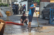 [르포]“살림도, 희망도 떠내려갔다”···사상 초유 ‘600㎜ 물폭탄’에 마비된 광주·전남