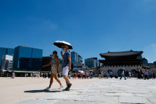서울 38도·안성 40도 ‘극한더위’···40도 폭염 ‘뉴노멀’ 되나