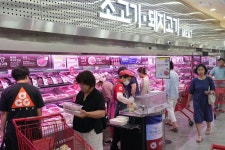 싸고 푸짐하게 여름 보양 해볼까…대형마트 말복 먹거리 ‘할인 대전’