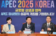 정청래 “핵추진 잠수함, 외교적 부담 솔직하게 트럼프 설득···이것이 이재명 외교”