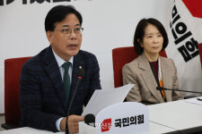 민주 “대미투자특별법, 12월 넘기지 않을 것”···국힘 “국회 비준 대상”
