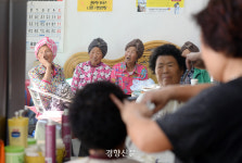삼육지물건재 | ‘새벽 배송’ 시대에 닷새 기다려 물건 사기···오일장은 건재하다 [정동길 옆 사진관]