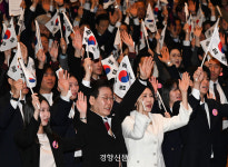 이 대통령, “평화로운 한반도가 3·1혁명 정신…북, 대화의 장 나와달라”