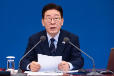 이 대통령 지지율 58.2%, 1.1%p↑…국힘, 장동혁 대표 취임 후 최저치[리얼미터]