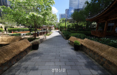 광화문 빌딩 숲 속 작은 녹지, 청진공원 새단장 [정동길 옆 사진관]