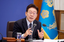 이 대통령 국정 지지율 66%…지방선거 ‘여당 지지’ 52%로 2%p 하락[NBS]