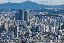 부동산임대업 10명 중 2명은 임대소득으로 이자 내기도 힘들어