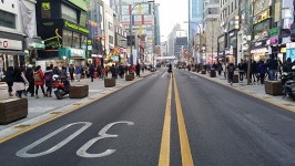 [정윤수의 도시 이미지 읽기]의미 있는 변신 꿈꾸는 ‘신촌공화국’
