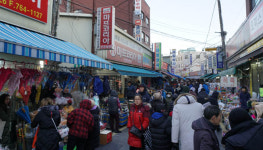 [골목 내시경]‘장난감 천국’에 아이도 어른도 눈이 번쩍
