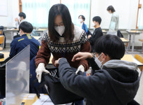 올해도 학교는 스마트폰과 전쟁 중