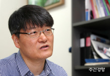 “중견 연구자로 성장할 사다리를 없애버린 것”