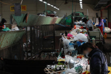 지하로 가는 쓰레기 처리장…노동환경도 지하화된다