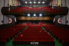 오래된 극장을 아끼는 마음[꼬다리]