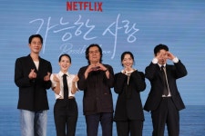 이창동 “이런 때일수록 우리의 삶을 지탱하는 것이 사랑”