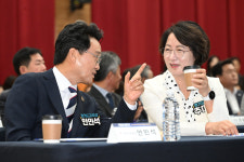 추미애 “김지용은 밀정…양심 가진 인간 그러면 안돼”
