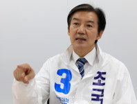 조국 “혐오·증오 생태계 조장했던 사람들, 대통령 뜻따라 멸칭 중단해야”