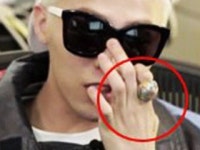 지드래곤 커플링 포착...달라도 너무 다른 두 사람