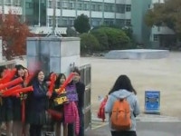 부산 중앙여자고등학교 고사장 앞