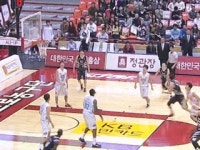 KT, KCC에 짜릿한 역전승