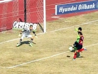 포항, 전북에 2 대 1 승리...4연승
