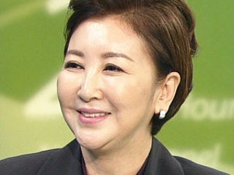 [뉴스 人] 32년 만에 국내 무대로 돌아온 '엔카의 여왕' [계은숙, 가수]