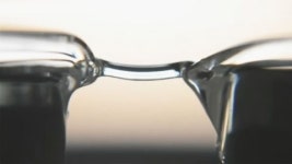 비커 속 물이 만든 신기한 물의 다리