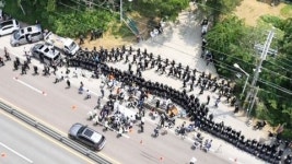 종일 북새통 금수원