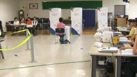 이 시각 부산 연지동 사전투표소