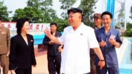 김정은, 여동생 김여정과 야영소 현지시찰