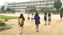 9시 등교 의정부여중 첫 시행...논란 계속