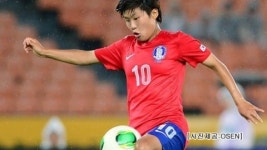 여자 축구 4강 진출...남북 대결 성사