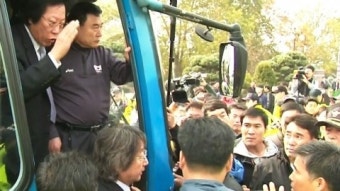 대북전단 '기습 살포'...온종일 충돌 이어져