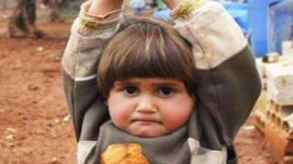 카메라를 총으로 착각…쏘지마세요