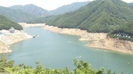 소양댐 최저 수위 근접...가뭄 고통 계속