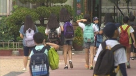 다시 열린 교문…여전히 불안