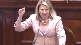 美 백인 여성 의원, 격정 연설로 남부연합기 퇴출 이끌어