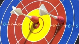 [영상] 마음은 백발백중...어르신 한궁대회