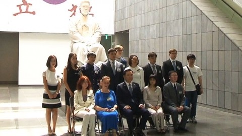 독립유공자 후손들, 국적증서 수여식에 참여한 이들의 소중한 순간 (80주년 광복절 기념)