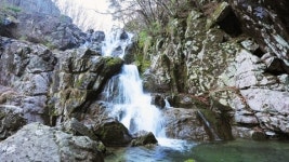 계곡 따라 산성·폭포 어우러진 절경