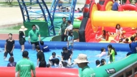 대학 캠퍼스에 물놀이장...시설아동 여름캠프