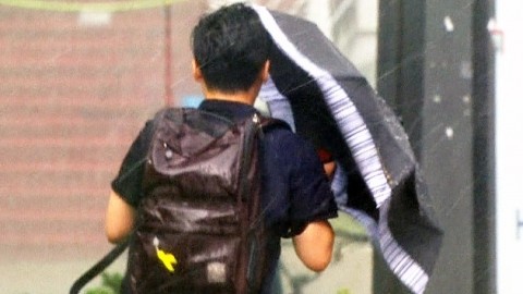 한국 날씨, 폭염 속 강한 소나기 지속…안전사고 주의