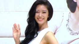 클라라, 소속사 상대 '전속계약 무효' 소송 취하