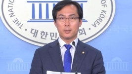 與, 文의 대통령 탈당 요구 