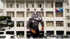 [뉴스통] 살충제 음료수 진실은?...최장기 국민참여재판 시작