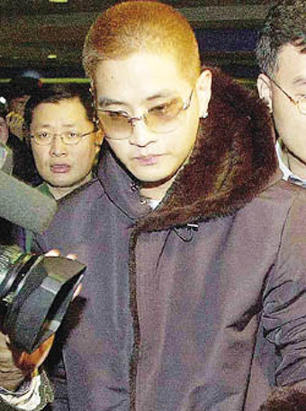 ‘국적’ 마녀사냥을 중단하라